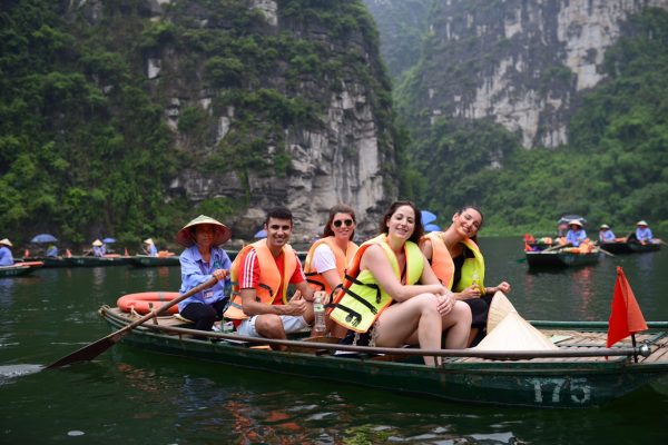 HOA LU - TRANG AN - MUA CAVE